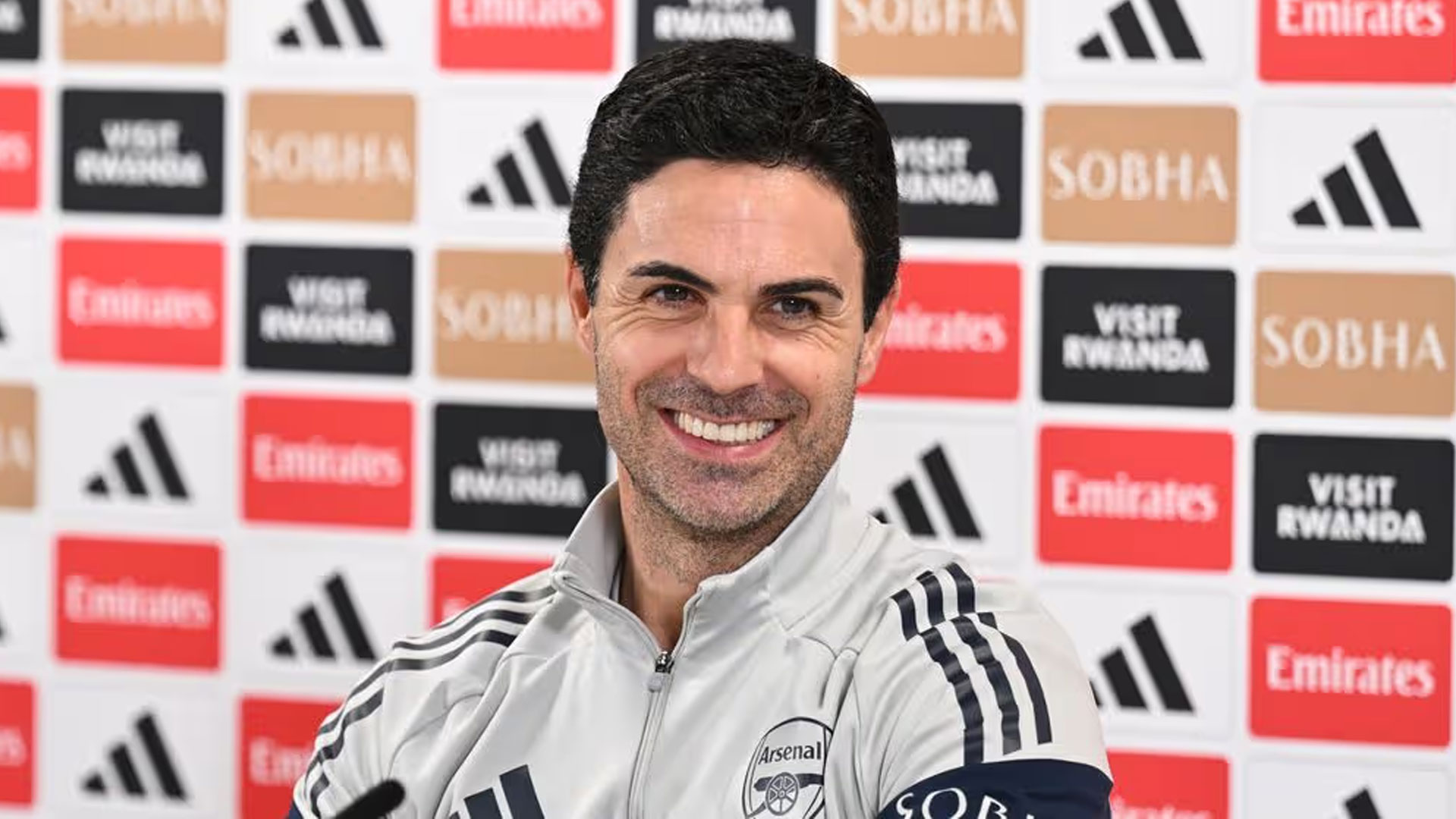 MIKEL ARTETA FOKUS JINAKKAN BURNLEY DI EMIRATES
